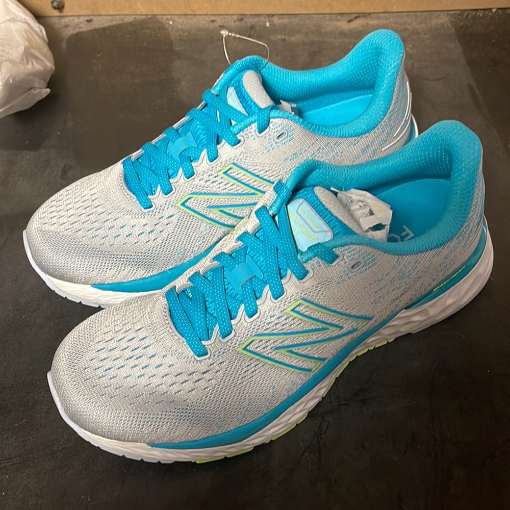 Brand new with tag new balance 880 fresh foam women’s size 9 sneaker